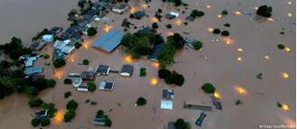 Enchentes no Rio Grande do Sul causaram mortes e deixaram dezenas de milhares de desabrigados