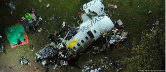Restos do avião da Voepass que caiu na cidade paulista de Vinhedo deixando 62 mortos