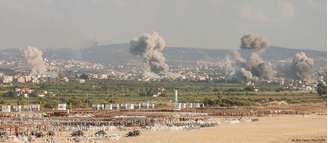 Nuvens de fumaça em Tyrus, cidade no sul do Líbano, durante bombardeios israelenses