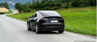 Pioneirismo da Noruega promoveu conscientização pública e aceitação da eletromobilidade e acabou beneficiando empresas como a Tesla