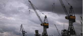 A recessão é uma das fases pelas quais uma economia pode passar, mas também pode ser causada por choques externos, como guerras e tarifaços