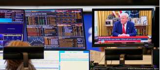 Presidente americano é acusado de manipular mercados ao suspender tarifas</p><p>