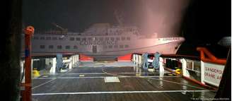 O navio Conscience, que transportava 12 tripulantes e quatro civis, teria sido bombardeado em águas internacionais ao largo de Malta