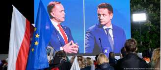 O ultraconservador Karol Nawrocki (esq.) e Rafal Trzaskowski no último debate presidencial antes da eleição polonesa