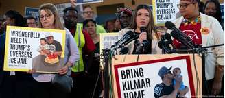 Jennifer Vasquez Sura, esposa de Kilmar Abrego Garcia, durante uma coletiva de imprensa sobre a deportação irregular