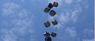 Lançamento aéreo de ajuda sobre Gaza: pilotos não conseguem controlar exatamente onde os pacotes caem no solo