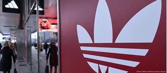 Adidas enfrenta ameaça de ação judicial após lançamento de sandálias controversas no México