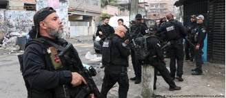 Uso de câmeras corporais e nas viaturas da Polícia Militar em operações policiais em comunidades é obrigatório