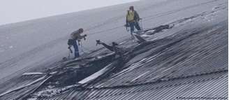 Estrago provocado por drone na cúpula de confinamento de Tchernobil em fevereiro