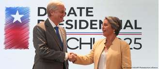 Ultradireitista José Kast (esq,) e esquerdista Jeannette Jara disputam segundo turno no Chile