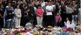 Pior massacre a tiros na Austrália em quase 30 anos é investigado como ato de terrorismo contra a comunidade judaica