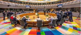 Líderes da UE trabalharam até tarde da noite para selar acordo em torno de empréstimo à Ucrânia