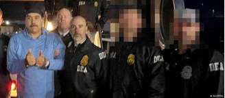 Maduro ao lado de agentes americanos ao chegar a Nova York, em 3 de janeiro