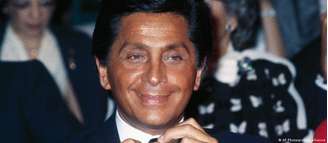 O designer italiano Valentino se tornou mundialmente famoso