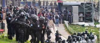 Policiais entraram em confronto com detentos para retomar controle de três presídios