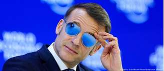 Devido a uma lesão ocular, o presidente Macron usou óculos escuros em Davos