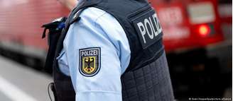 Após a agressão, a polícia foi acionada por outros passageiros e prendeu o suspeito