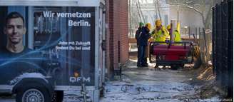 Autoridades apelam ao público por informações sobre ataque incendiário que danificou vários cabos de alta tensão em Berlim