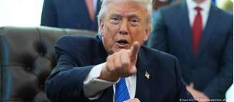 Após sofrer revés na Suprema Corte, Trump adotou taxa global de 10% e agora trabalha para aumentá-la para 15%; Brasil é maior beneficiado