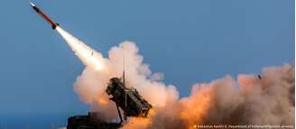 Sistemas de defesa antimísseis Patriot, dos EUA, servem para derrubar desde drones até mísseis balísticos