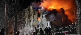 Entre as vítimas de míssil russo em Kharkiv, estavam uma menina de 13 anos e um menino de nove, informou o presidente Volodimir Zelenski.