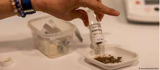 Cientistas encontraram excrementos de provável origem humana para fins medicinais, tal como descrito em textos da Roma Antiga