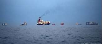 Petroleiros e cargueiros próximos do Estreito de Ormuz, em março passado