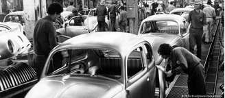 Primeiros movimentos para maior descanso laboral para 40 horas surgiram nas fábricas, no movimento sindical dos anos 1980 