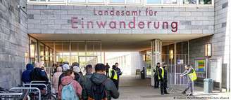 Queda indica uma mudança nas tendências migratórias na UE acompanhada por uma diminuição geral no número de pedidos de asolo