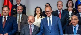 Lula e Merz ao lado de ministros da Alemanha e do Brasil após reunião em Hannover