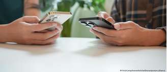 "Queremos uma infância em que as crianças sejam crianças", disse o primeiro-ministro norueguês, Jonas Gahr Store