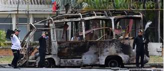 Bombas atingiram veículos e pedestres