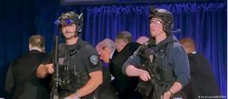 Trump é escoltado às pressas por seguranças após suspeita de atentado