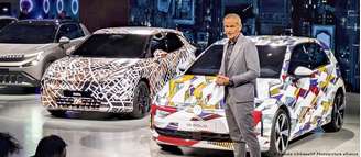 O CEO do Grupo VW, Oliver Blume, apresentando novos modelos elétricos do grupo, entre eles o ID.Polo