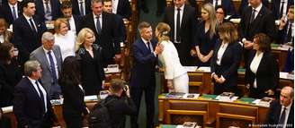 Parlamento húngaro confirma mandato de Péter Magyar como novo primeiro-ministro