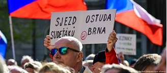 Brno teve protesto, como este em abril, contra o encontro de alemães dos Sudetos na cidade