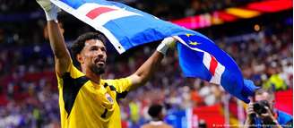 Vozinha, um jogador de 40 anos e sem contrato, é o alicerce da equipe nacional de Cabo Verde