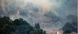 Incêndios vêm atingindo florestas e zonas residências na França, bem como em Portugal e Espanha