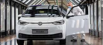 Produção de veículos da VW em Dresden (foto) foi encerrada no final de 2025; outras fábricas na Alemanha podem ter o mesmo destino