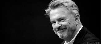 A família afirmou que a morte foi "repentina e inesperada" e destacou que o ator Sam Neill "estava livre de um câncer".