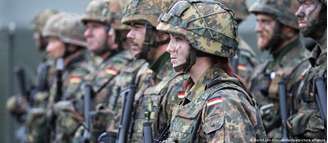 Até 2001, mulheres eram barradas nas unidades de combate da Bundeswehr. Hoje, a participação feminina é de cerca de 10%