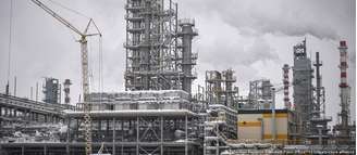 Nizhnekamsk abriga um dos maiores e mais modernos complexos petroquímicos e de refino de petróleo da Rússia