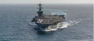 Marinha americana admitiu escassez de suprimentos e interrupções na entrega de correspondências ao porta-aviões USS Lincoln