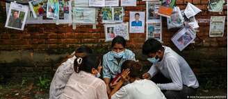 Enchentes repentinas no Nepal deixaram mais de mil mortos, além de milhares de desaparecidos