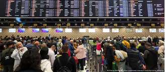 O aeroporto de Sheremetyevo, um dos quatro da capital russa, teve que interromper suas atividades quase diariamente em outubro.
