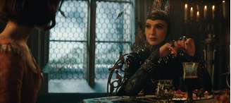 Gal Gadot vive a Rainha Má no live-action de 'Branca de Neve'.