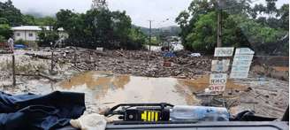 A força das águas arrasou a área urbana de Presidente Getúlio, em Santa Catarina, e já causou ao menos seis mortes