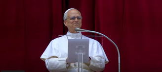 Papa Leão XIV faz sua primeira oração a fiéis na Praça de São Pedro