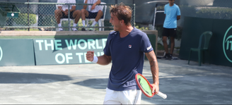 Felipe Meligeni comemora ponto conquistado na sua vitória deste sábado