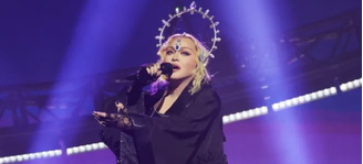 Madonna durante show da Celebration Tour